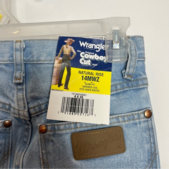 Wrangler Women's Vintage Style Cowboy Cut Classic Slim Fit Jean Size 5x32- NWT - Picture 4 of 15